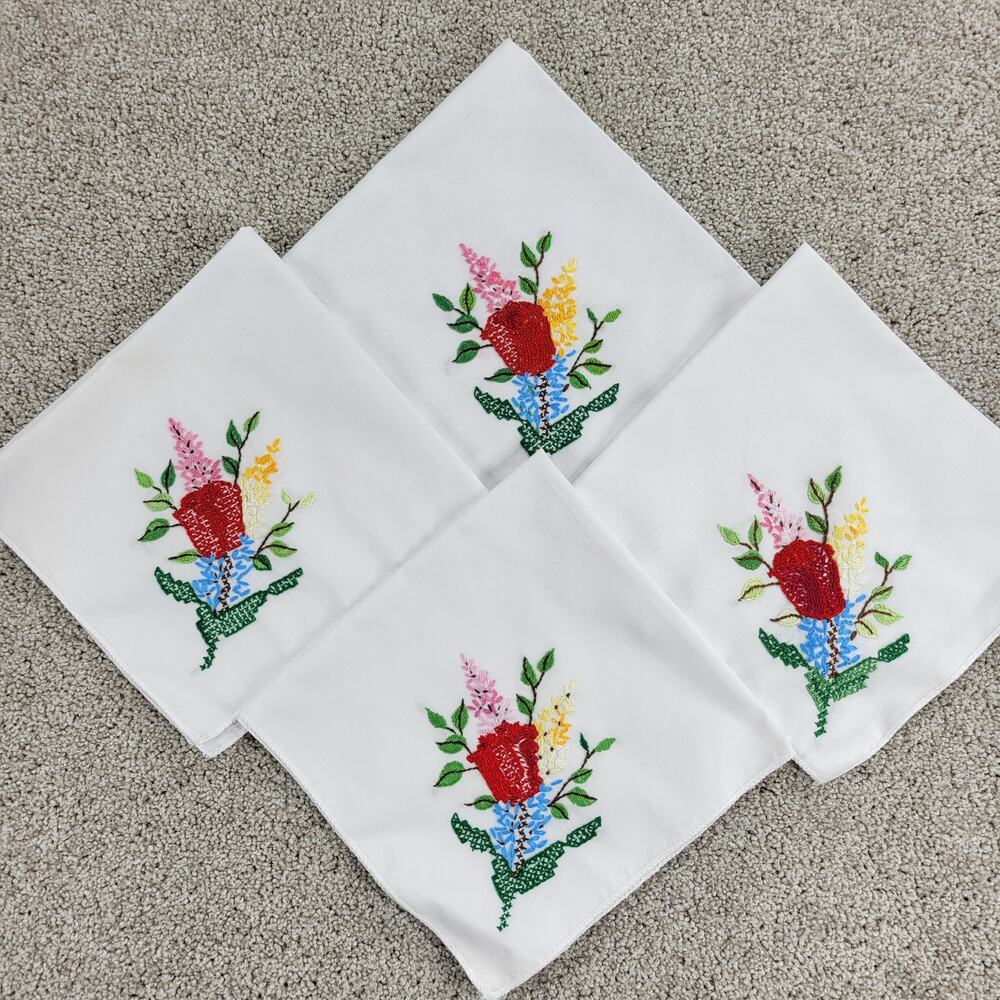 Vintage Napkins 15" White Red Floral Linen Embroidered‎ Needlework 4pcs NEW